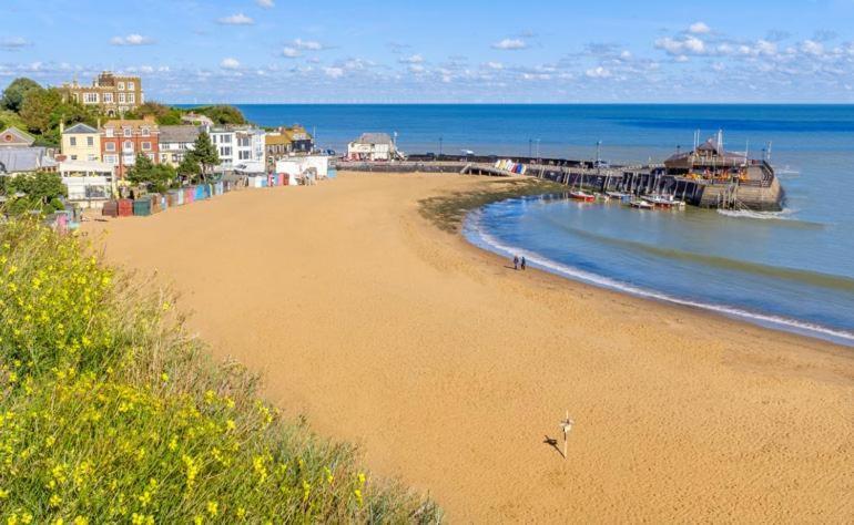 Bay By The Sea In Broadstairs. *